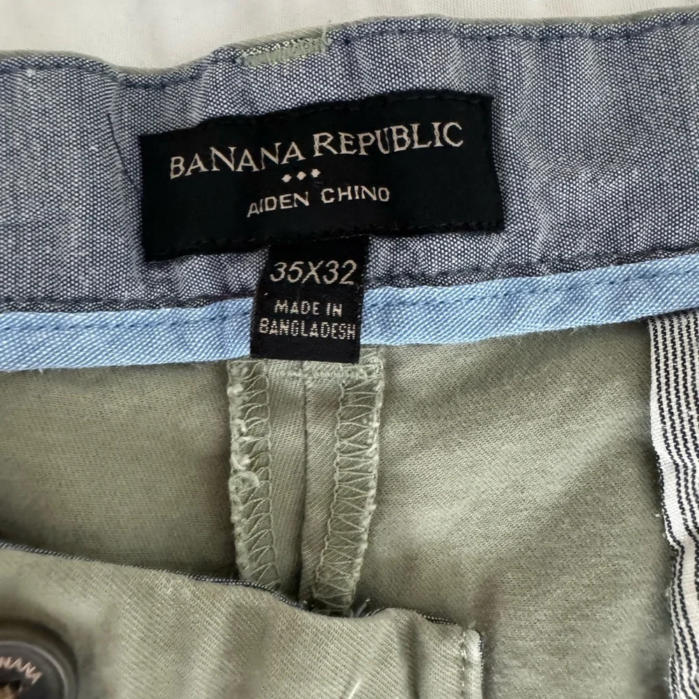 Green banana republic Aiden chino pants